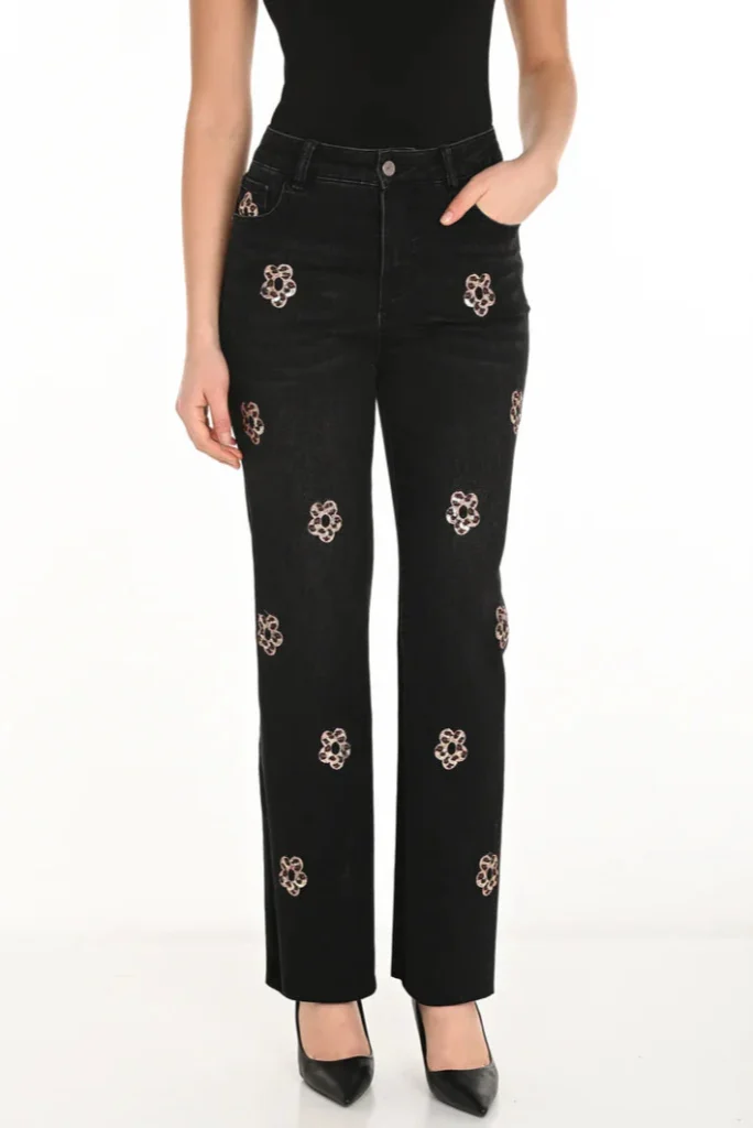Frank Lyman  253856 Black Embroidered Detail Jeans