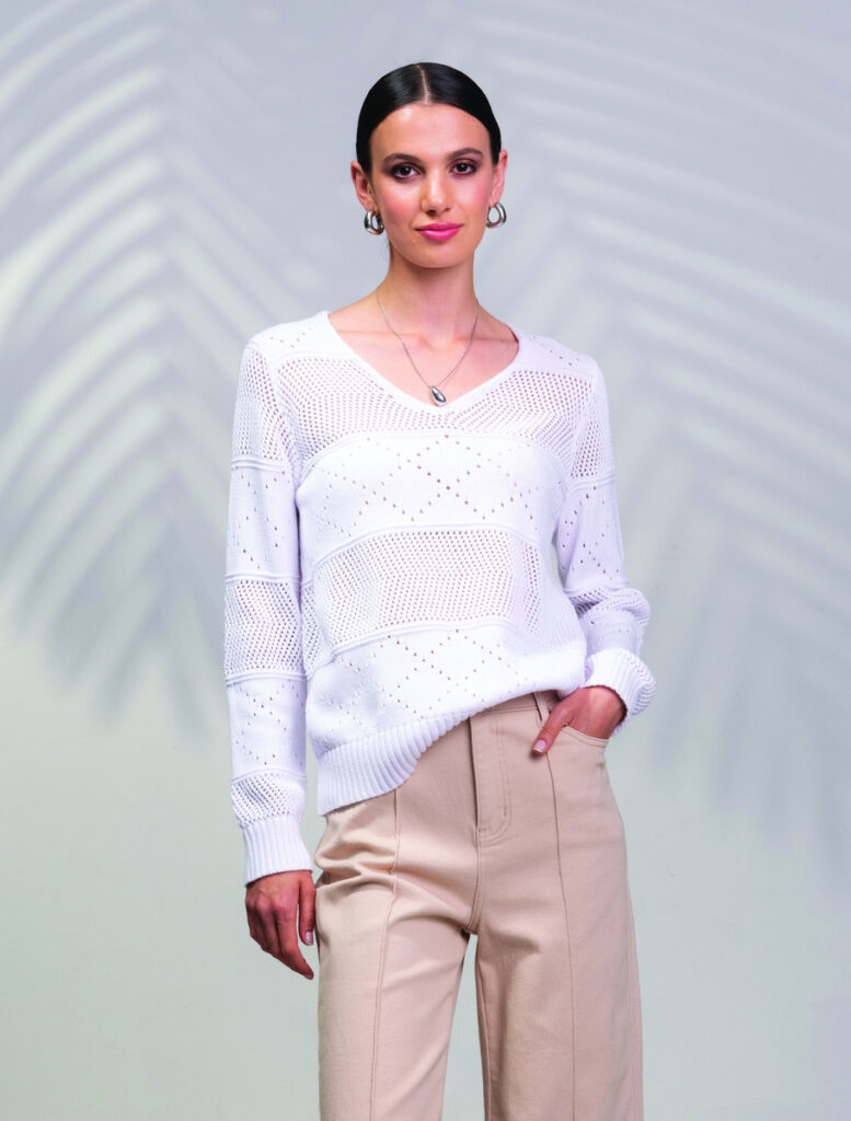 Alison Sheri A45289 White V-Neck Knit Top