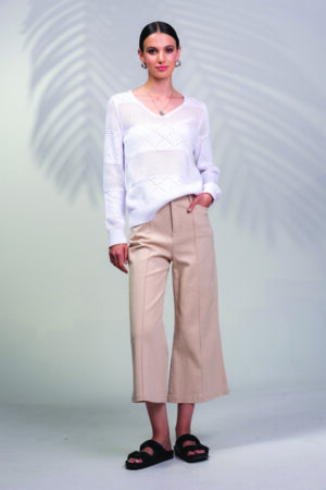 A45289 white(sweater)+A45025 sand(capris)
